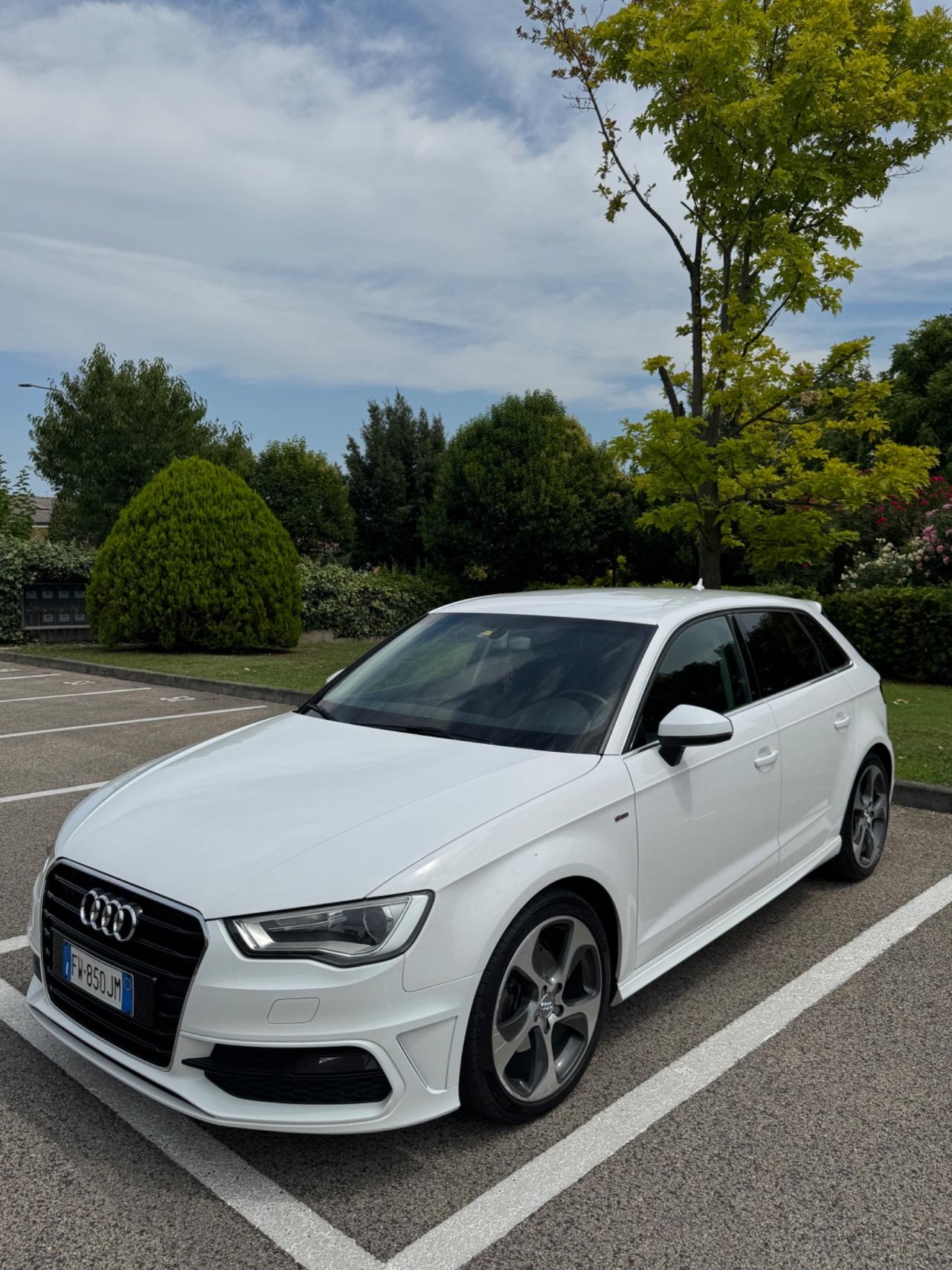 Audi A3 SPB 1.6 TDI clean diesel S tronic Business