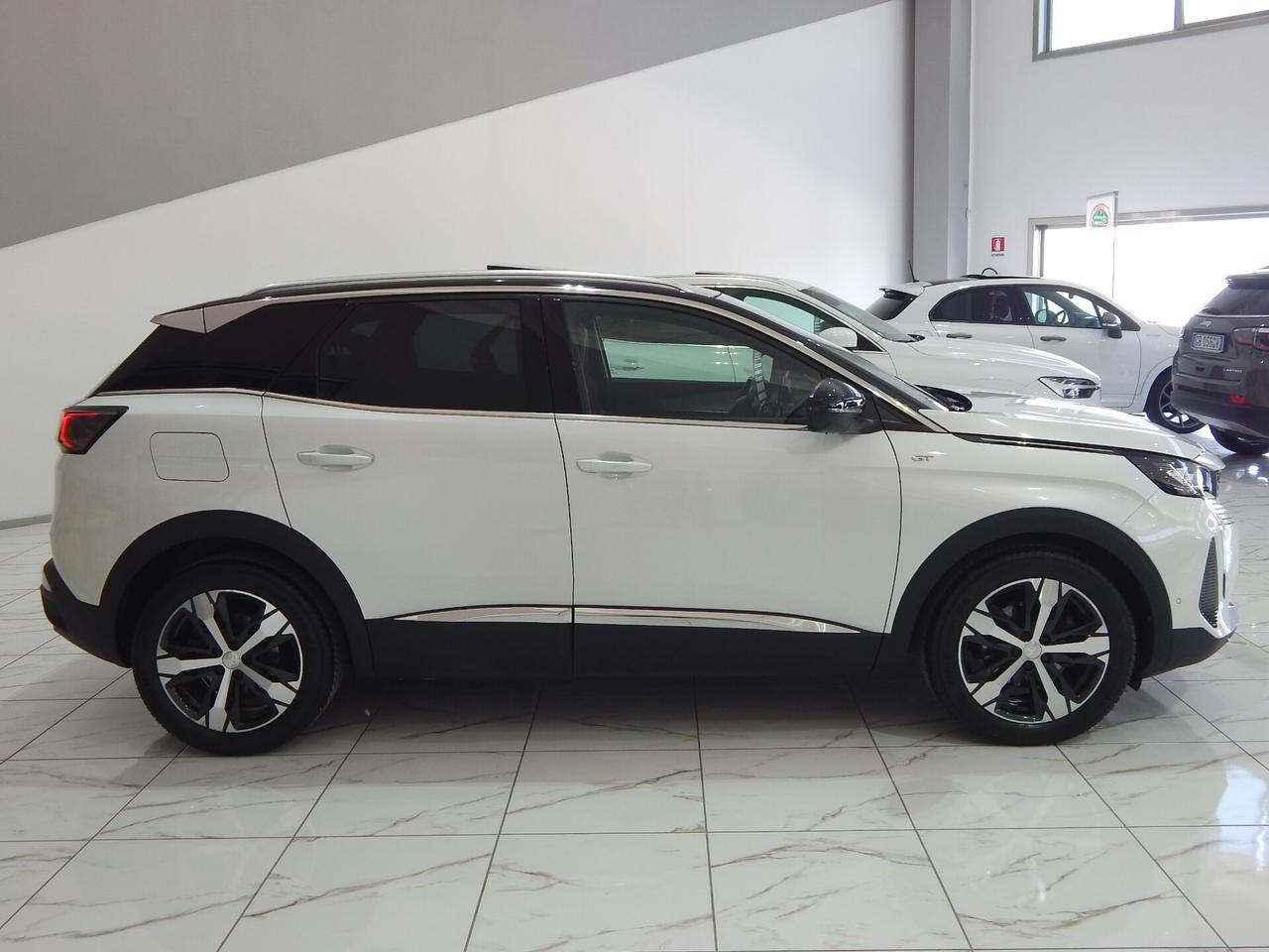 Peugeot 3008 1.5 bluehdi GT Pack EAT8 TETTO-NAVI-PELLE-PARK-LED