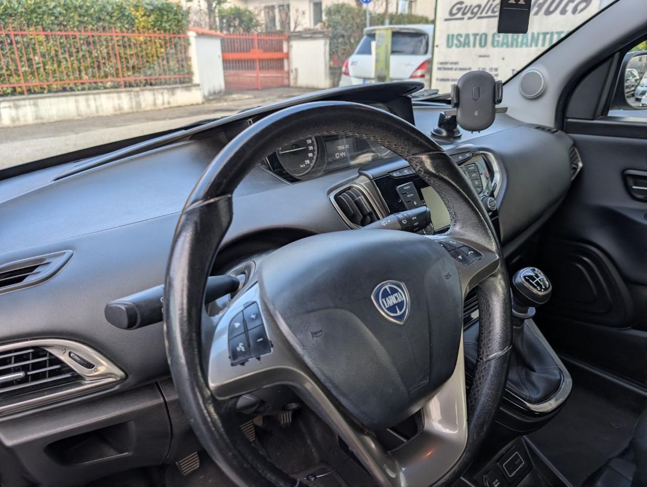 Lancia Ypsilon 1.2 69 CV 5 porte Gold