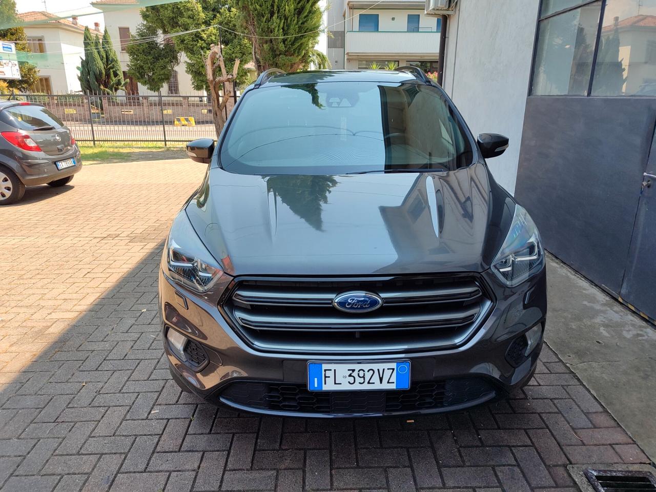 Ford Kuga 1.5 TDCI 120 CV S&S 2WD ST-Line