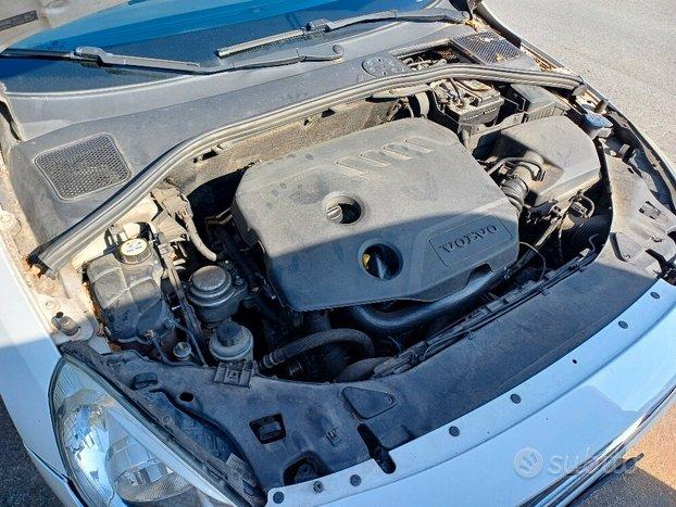 Volvo V60 1.6 D2 Summum con Problemi al motore