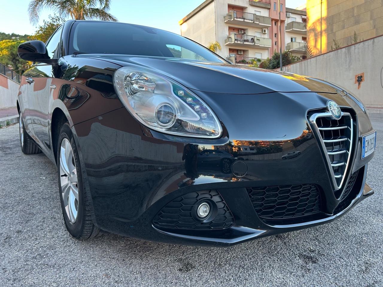 Alfa Romeo Giulietta 1.6 JTDm garanzia di 12 mesi