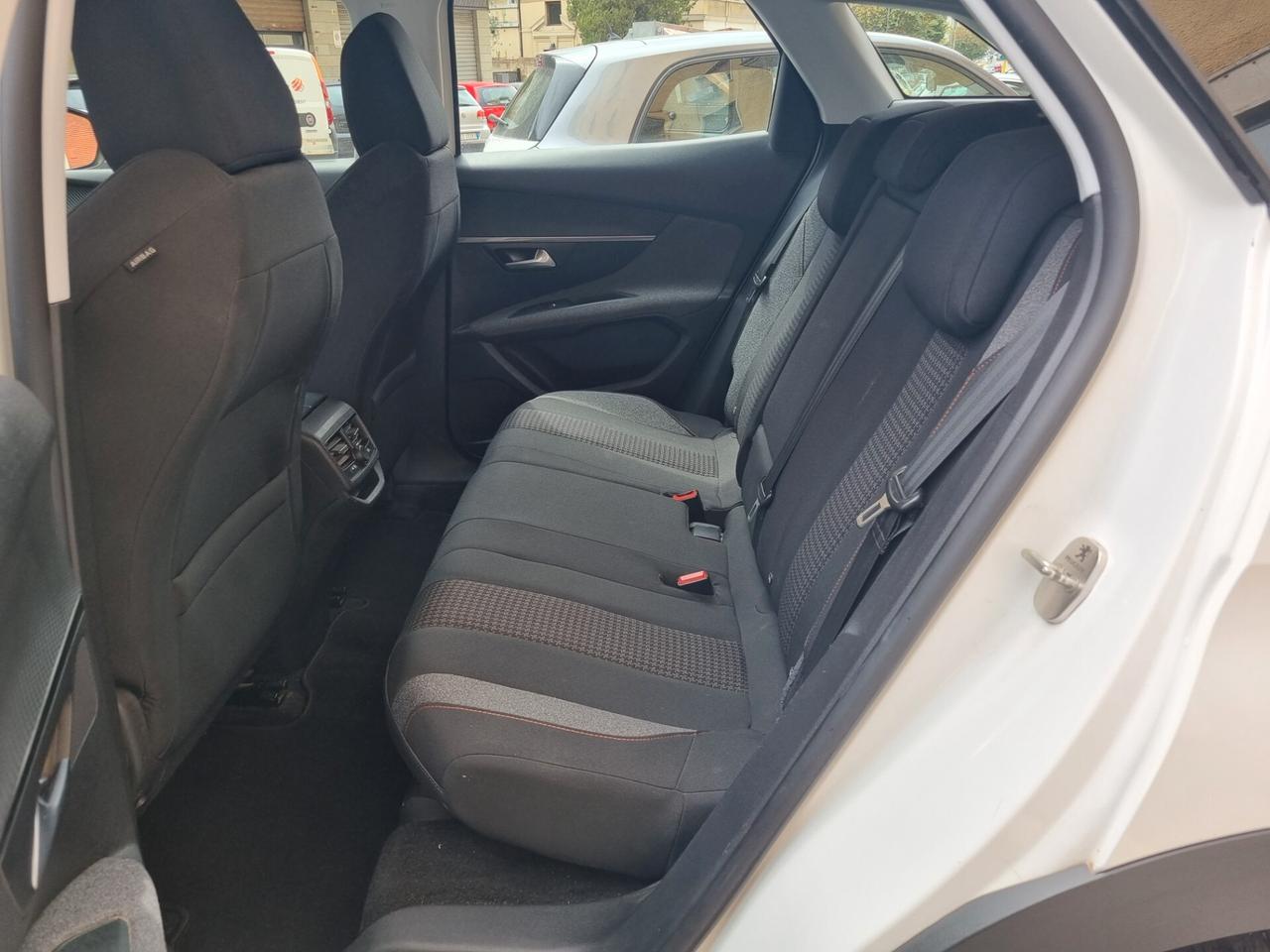 Peugeot 3008 1.2 PureTech Turbo 130 S&S Access