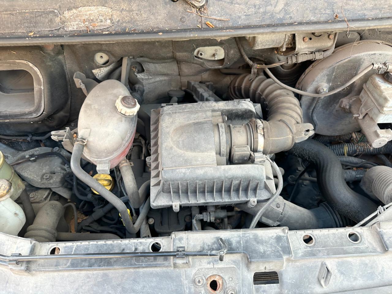Renault Master 2.5 DCI (12 RATE)