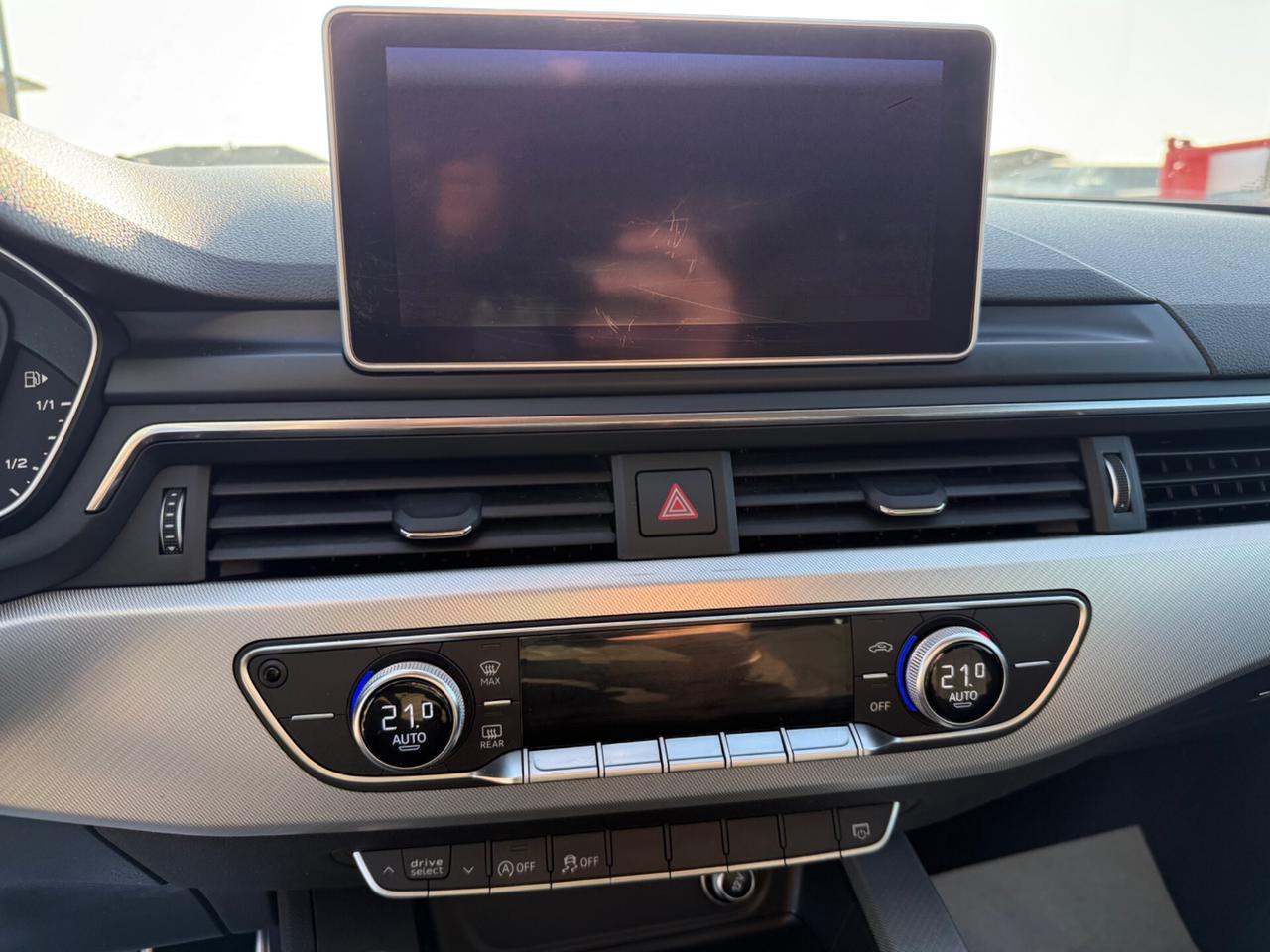 Audi A4 Avant 2.0 TDI 150 CV ultra S tronic VIRTUAL