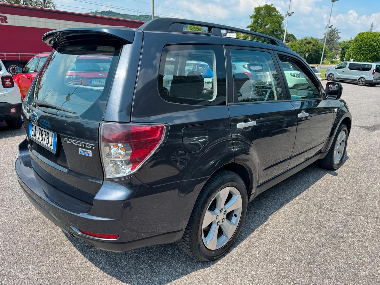 Subaru Forester 2010 2.0d X 6mt*