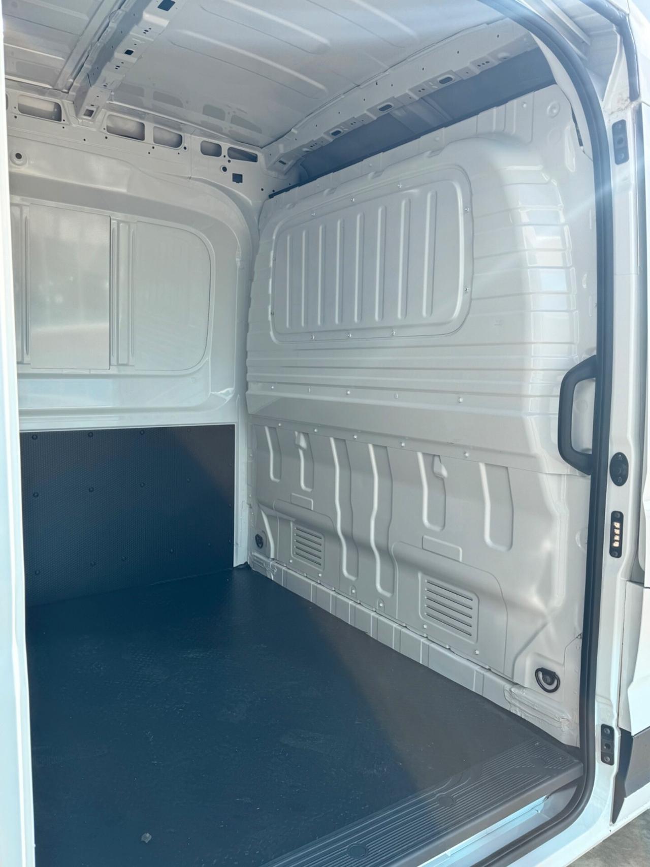 Maxus Deliver9 FWD possibilità noleggio no scoring