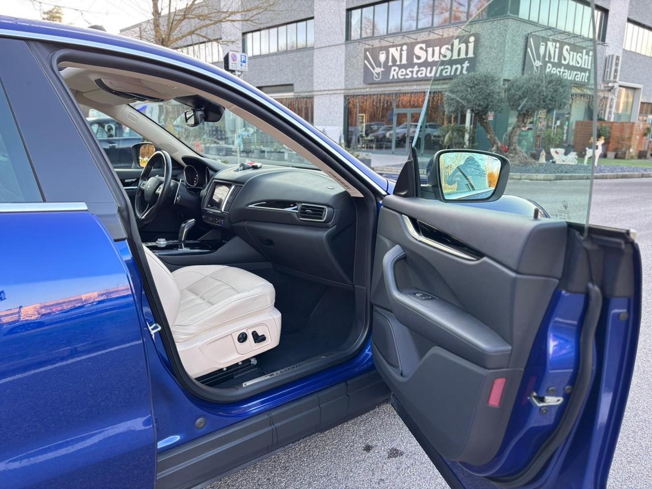 Maserati Levante V6 AWD Gransport 350CV •TETTO•PELLE BEIGE•