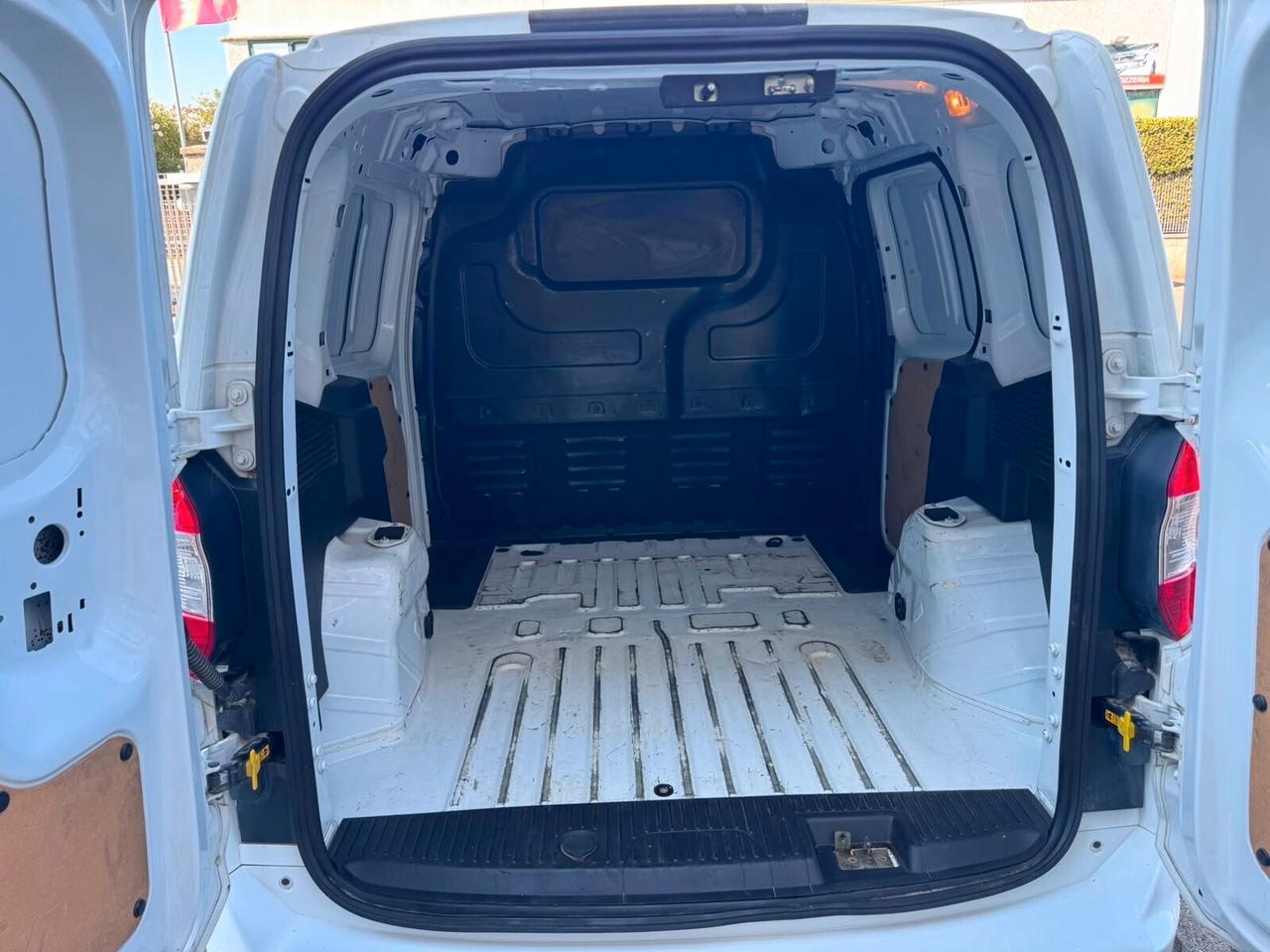 Ford Transit Courier 1.5 TDCi 75CV Van Entry
