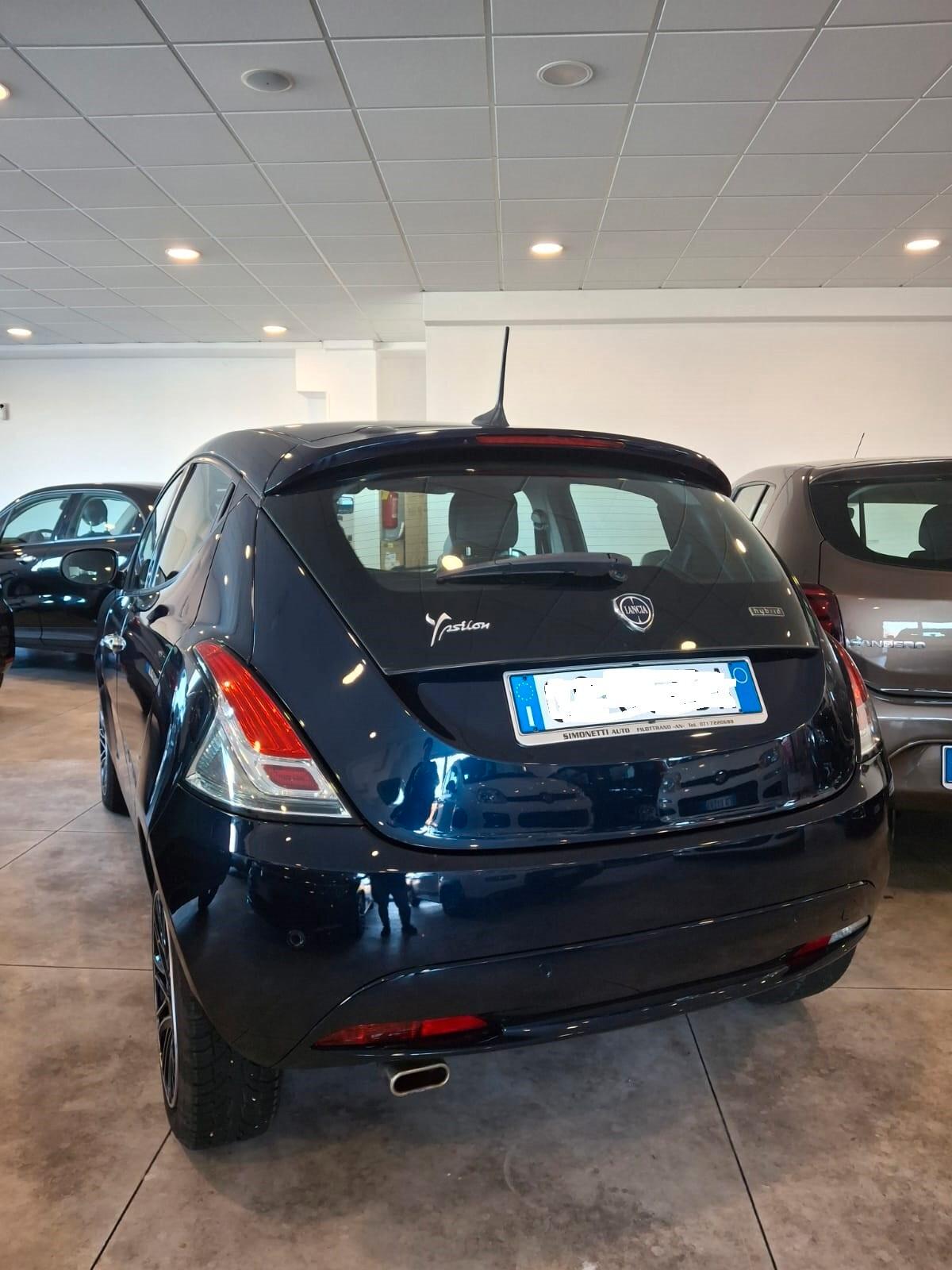 Lancia Ypsilon 1.0 FireFly 5 porte S&S Hybrid Ecochic Gold