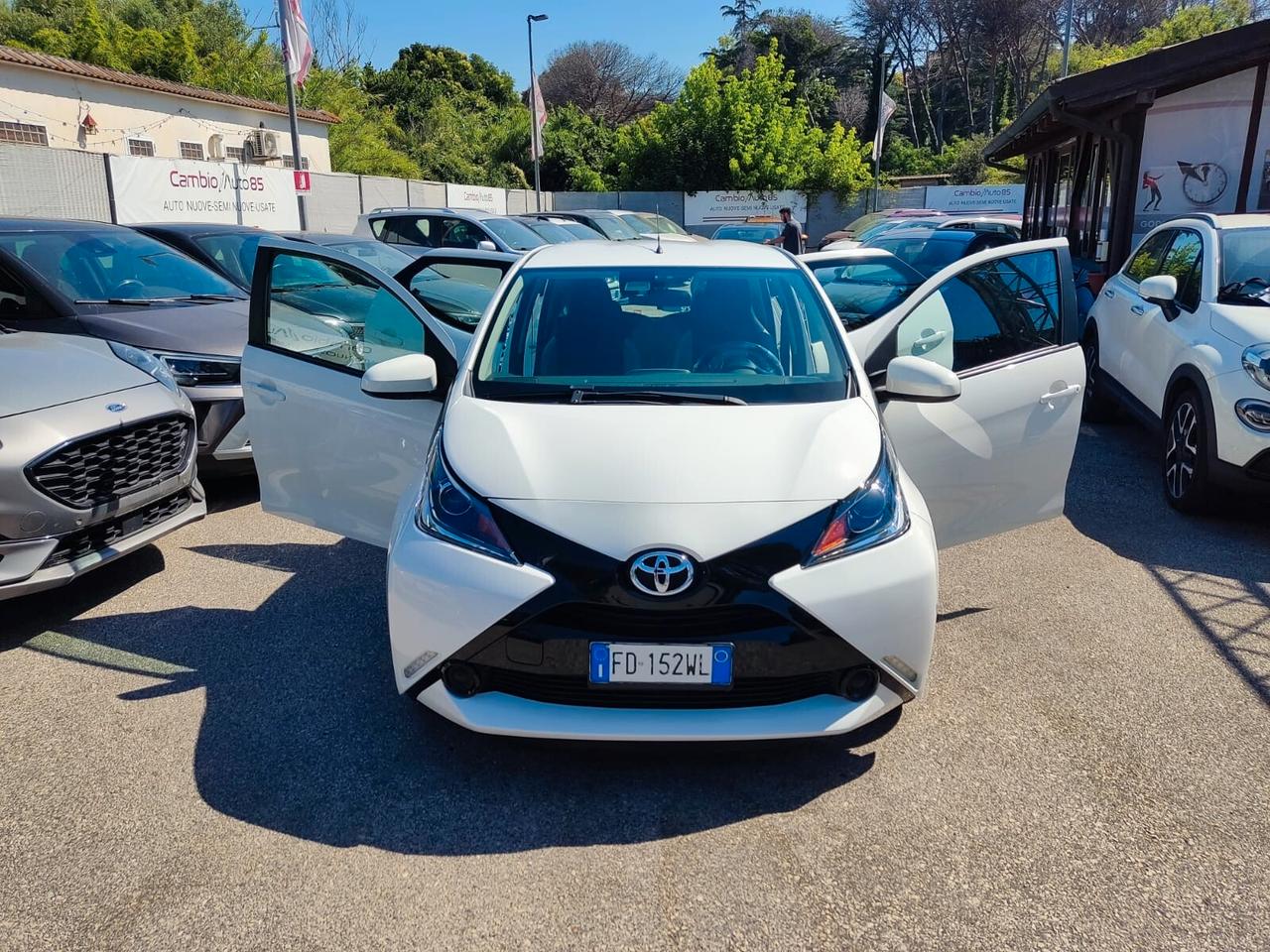 Toyota Aygo 1.0 VVT-i 69 CV 5 porte x-clusiv