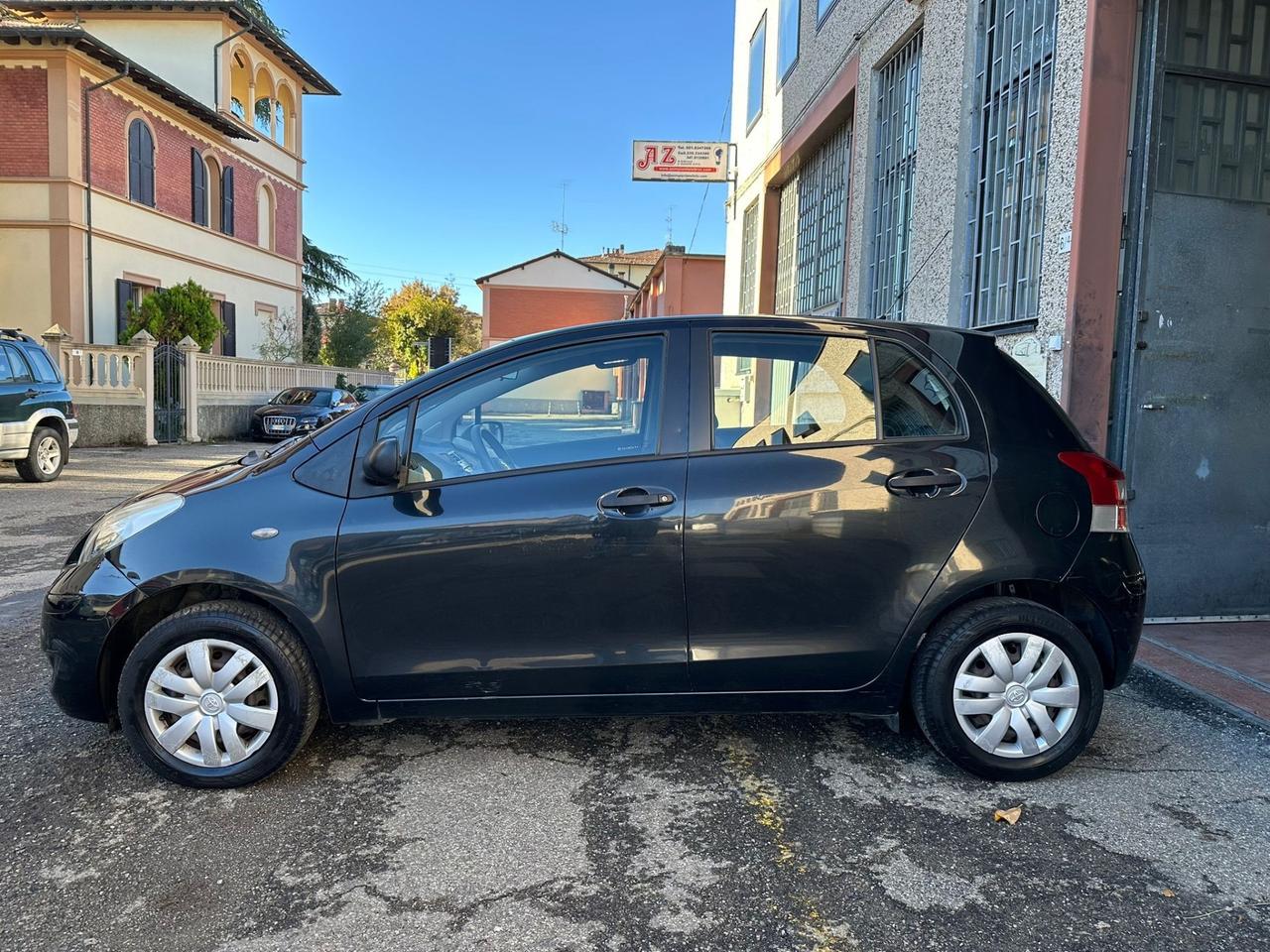 Toyota Yaris 1.0 5 porte Now