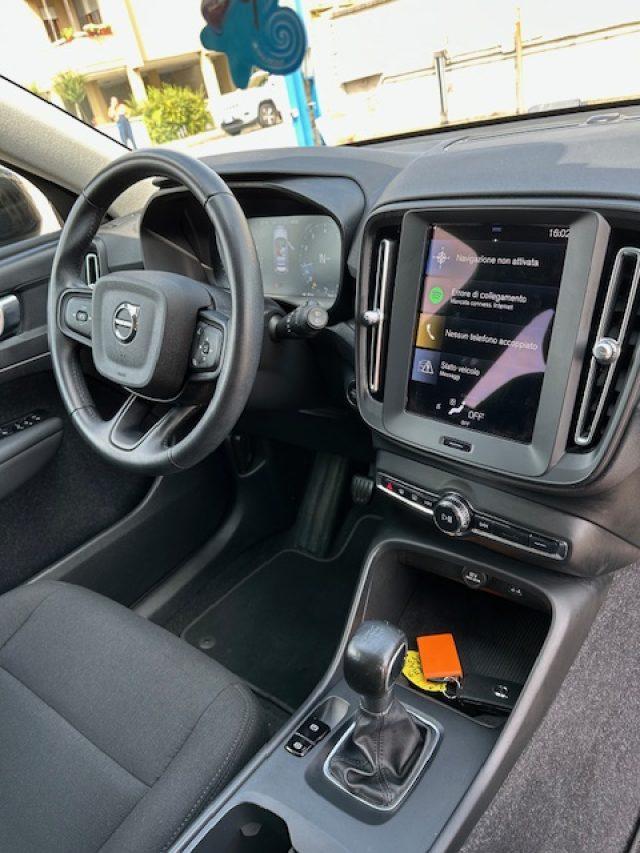 VOLVO XC40 T2 Momentum Core