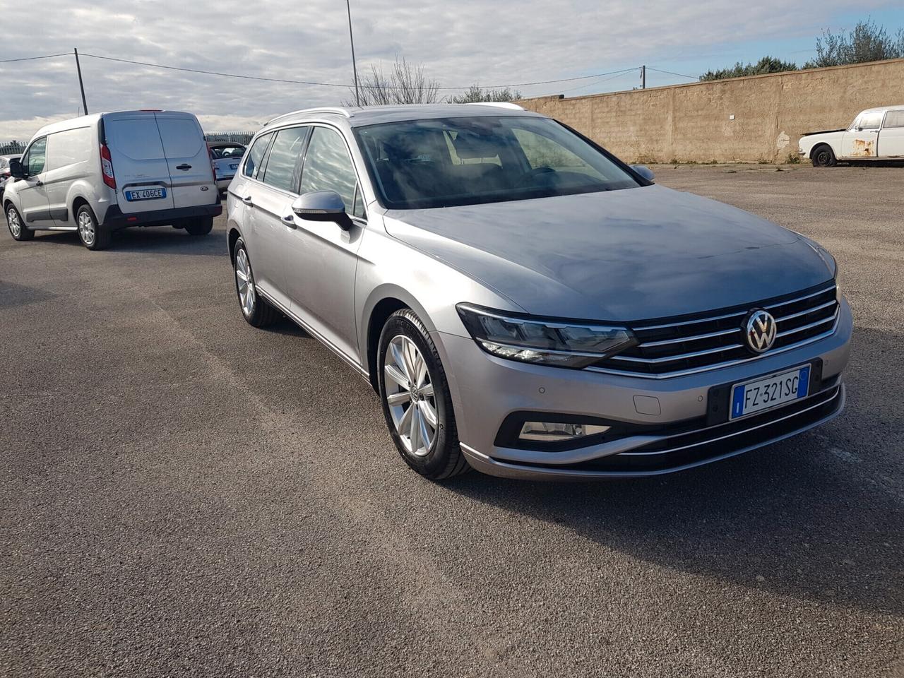 Volkswagen Passat 1.6 TDI SCR DSG Business BMT