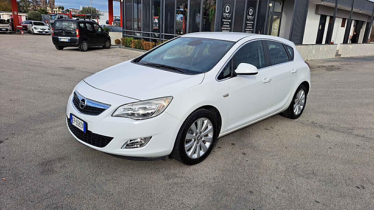 Opel Astra 1.7 CDTI 125CV Cosmo Berlina