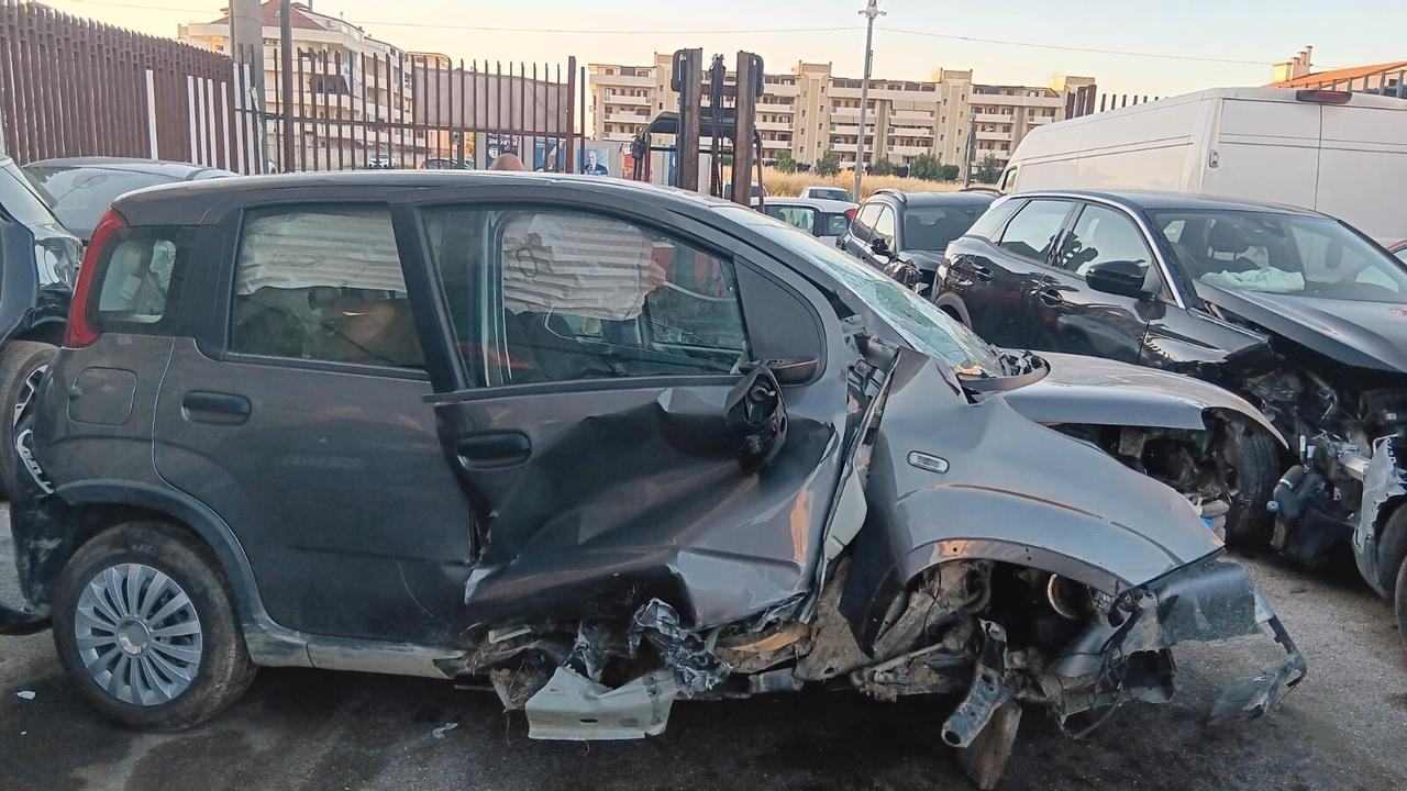 Fiat Panda incidentata sinistrata mondialcars 10.023