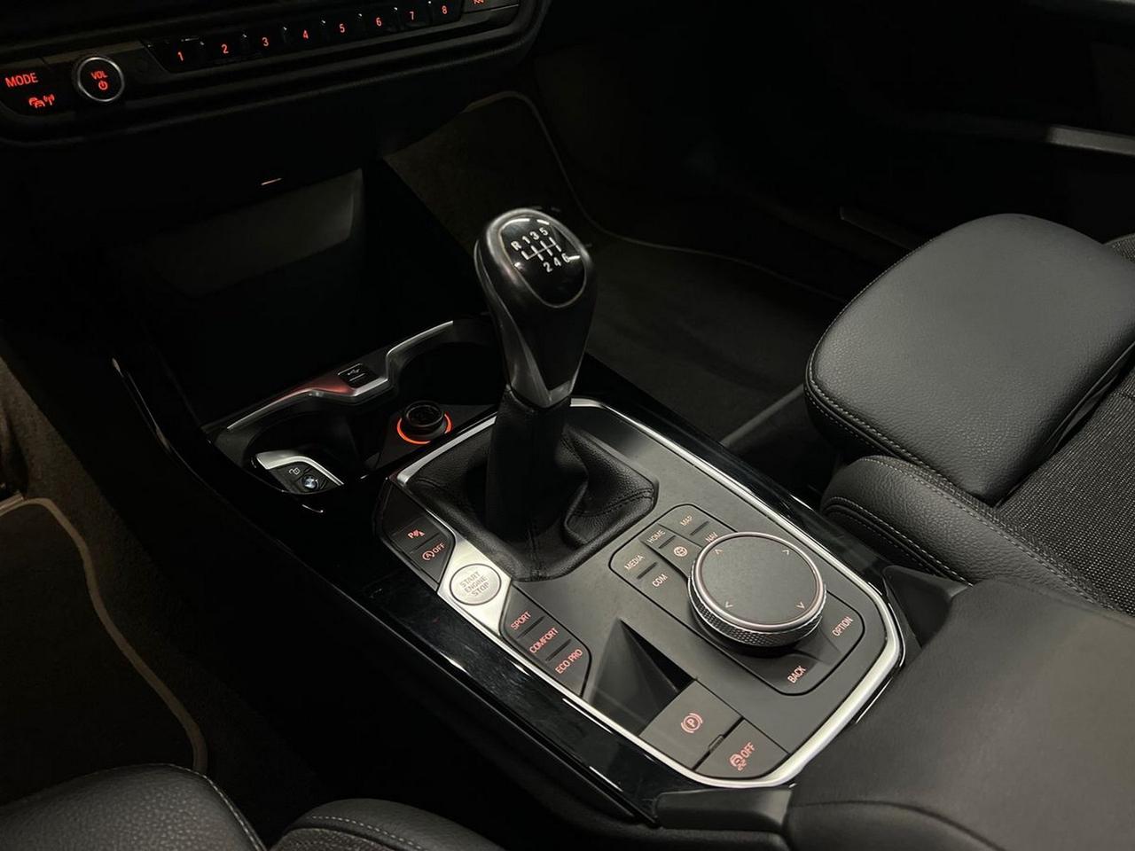 BMW Serie 1 F40 - 118i Sport 136cv