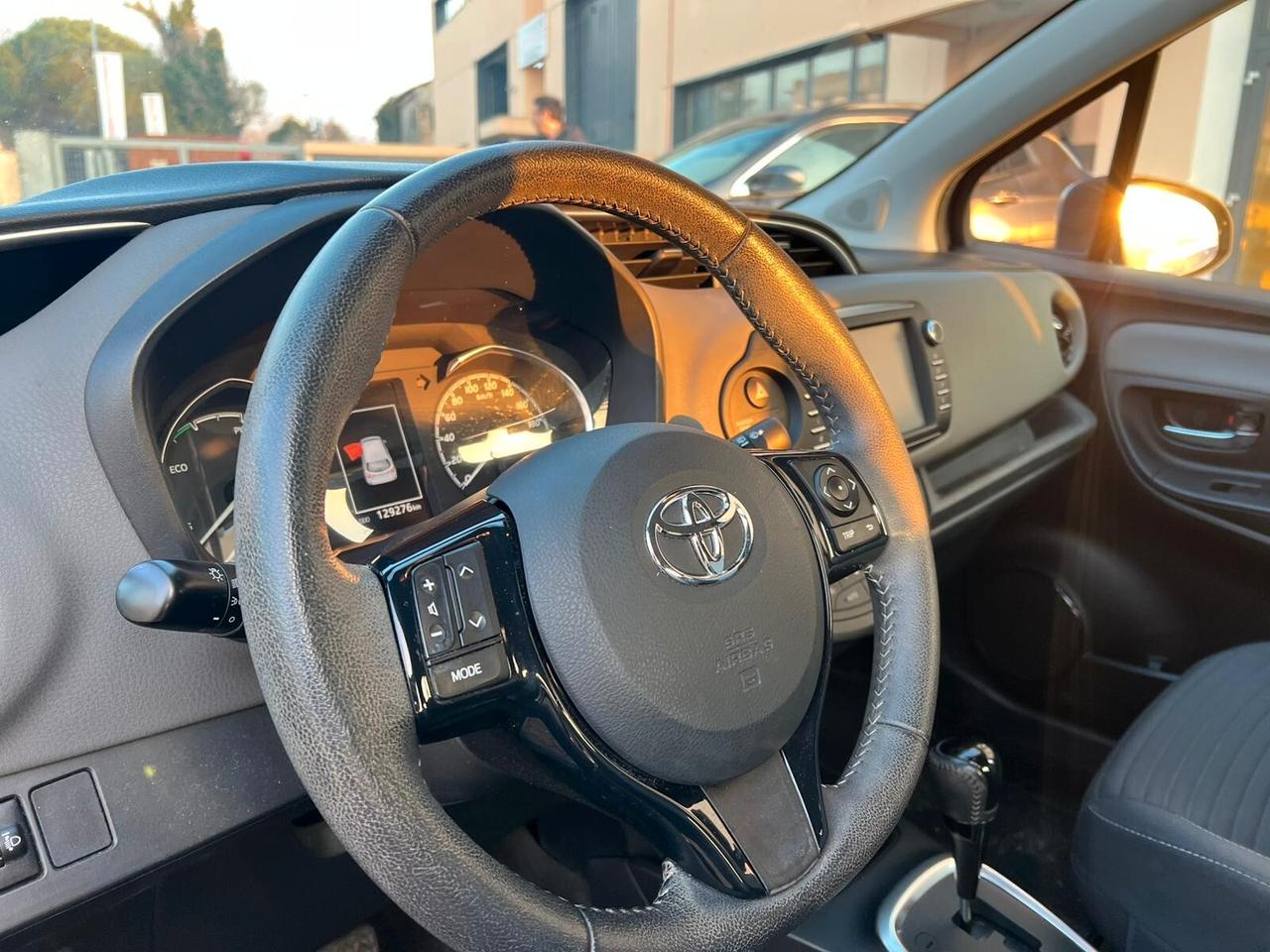 Toyota Yaris 1.5 Hybrid 5 porte Business