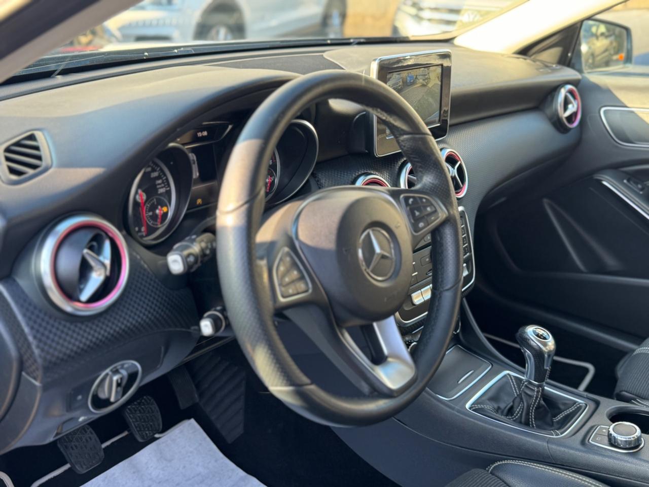 Mercedes-benz A 200 d Premium