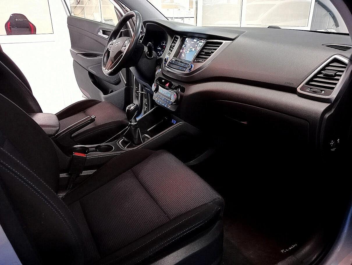 Hyundai TUCSON 1.7 CRDI XPOSSIBLE 19" CAMERA *CAMBIO NUOVO*