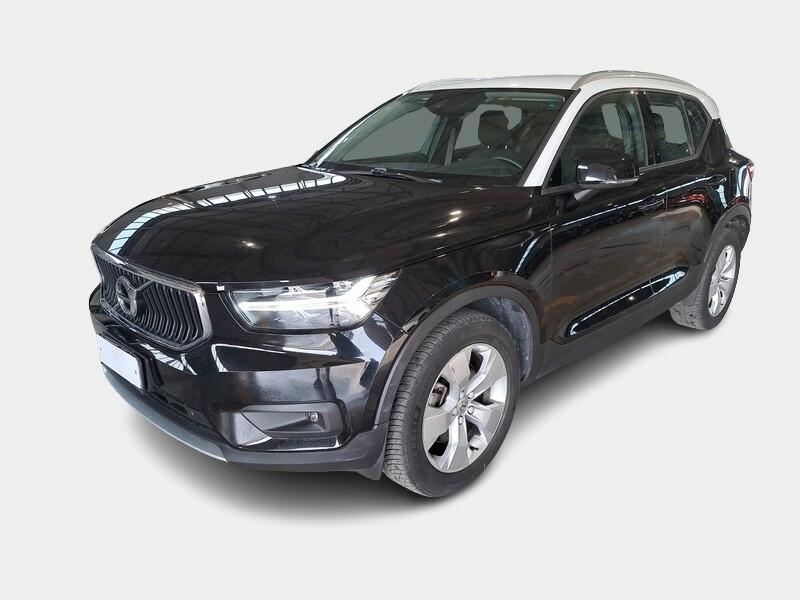 VOLVO XC40 B4 AWD automatico Momentum Pro