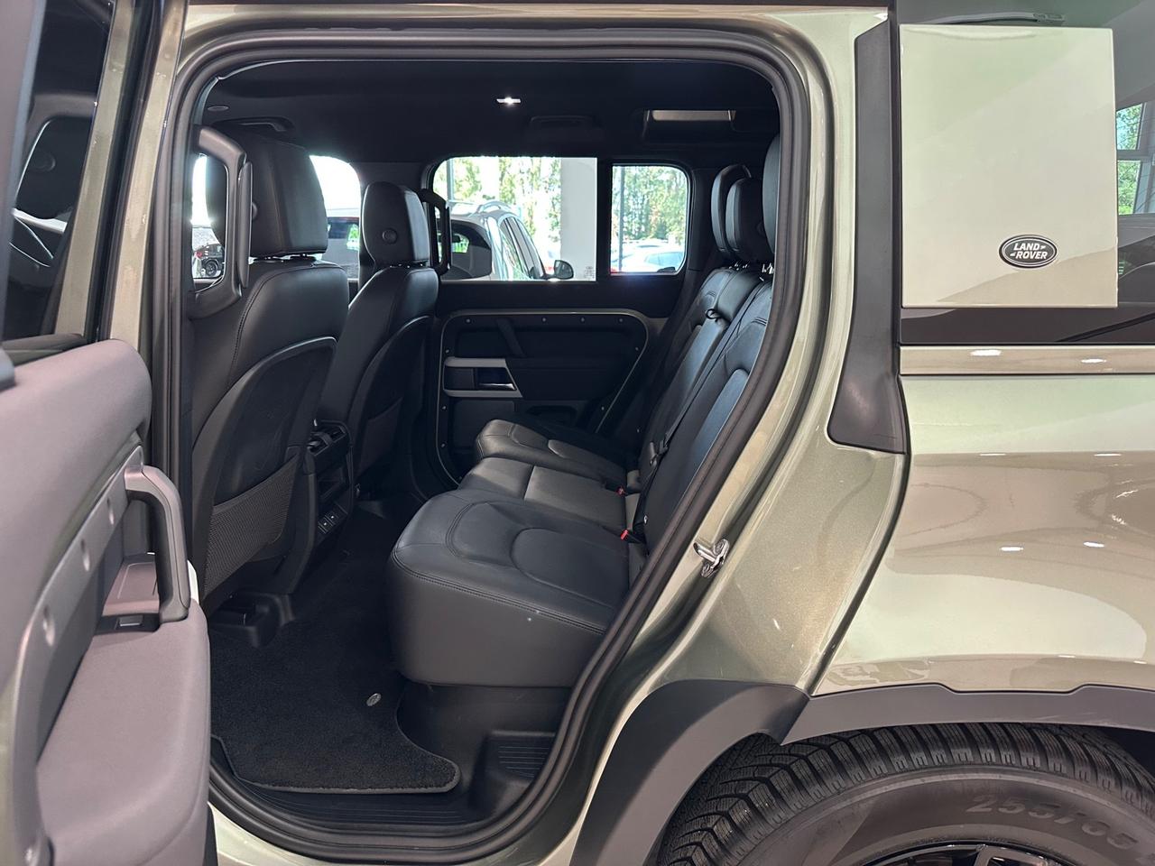 Land Rover Defender 110 3.0D I6 200 CV AWD Auto SE