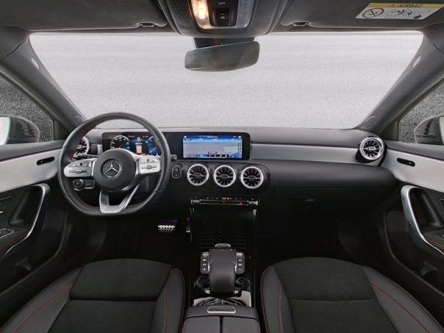 MERCEDES-BENZ A 200 d Automatic 4Matic Premium