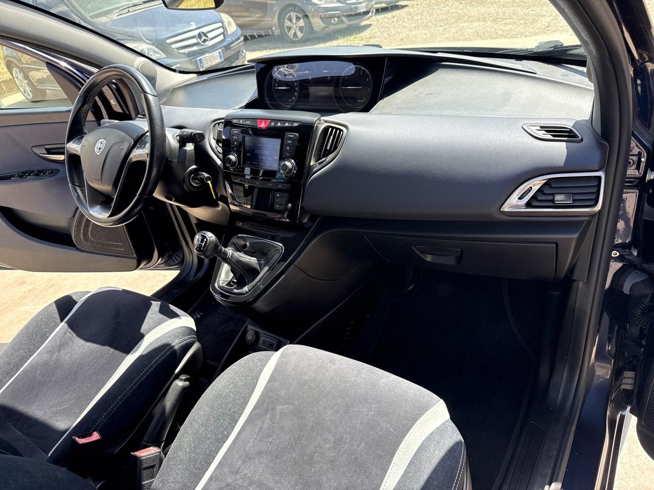 Lancia Ypsilon 1.3 MJT 16V 95 CV 5 porte S&S Plati