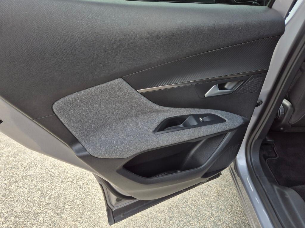 Peugeot 3008 BlueHDi 130 S&S EAT8 CERCHI-18