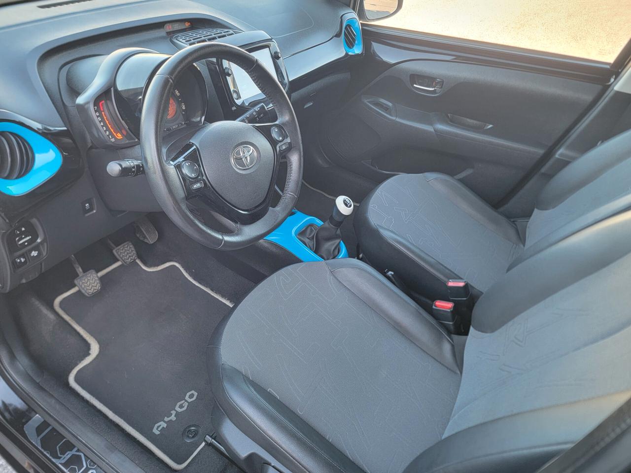 Toyota Aygo 1.0 72 CV x-clusiv GARANZIA UFFICIALE