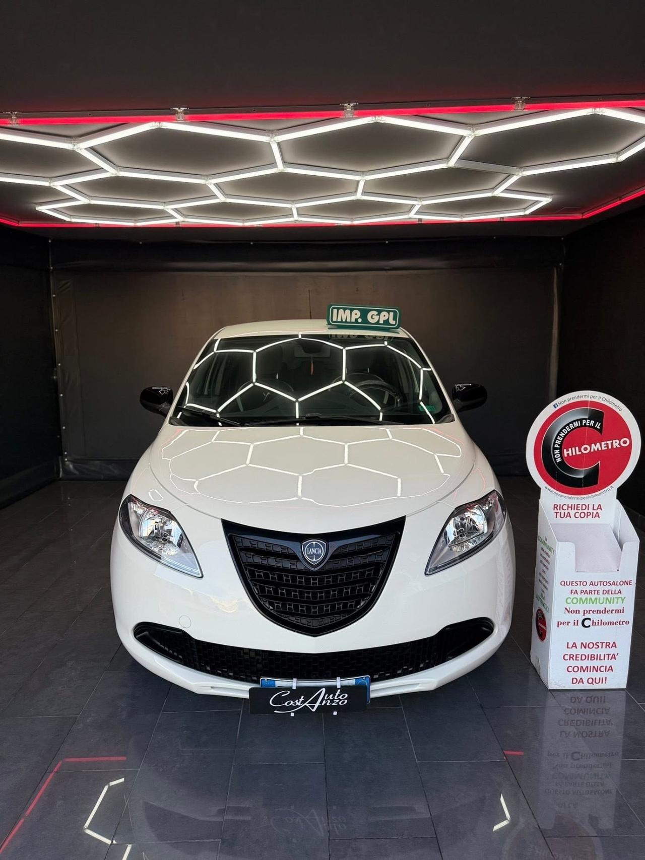 Lancia Ypsilon 1.2 GPL Ecochic Gold 2015