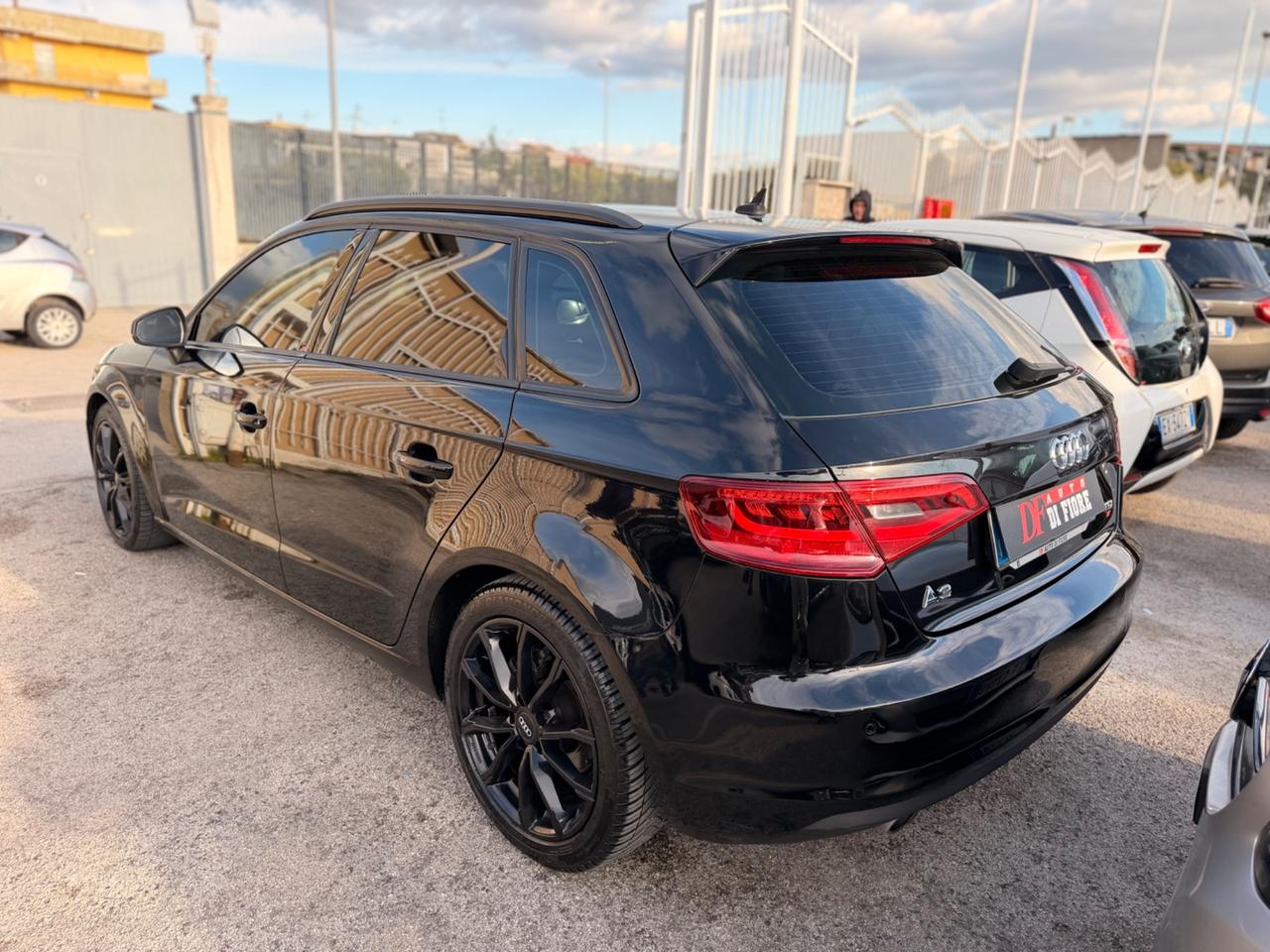 Audi A3 SPB 1.6 TDI 116Cv S tronic TOTAL BLACK