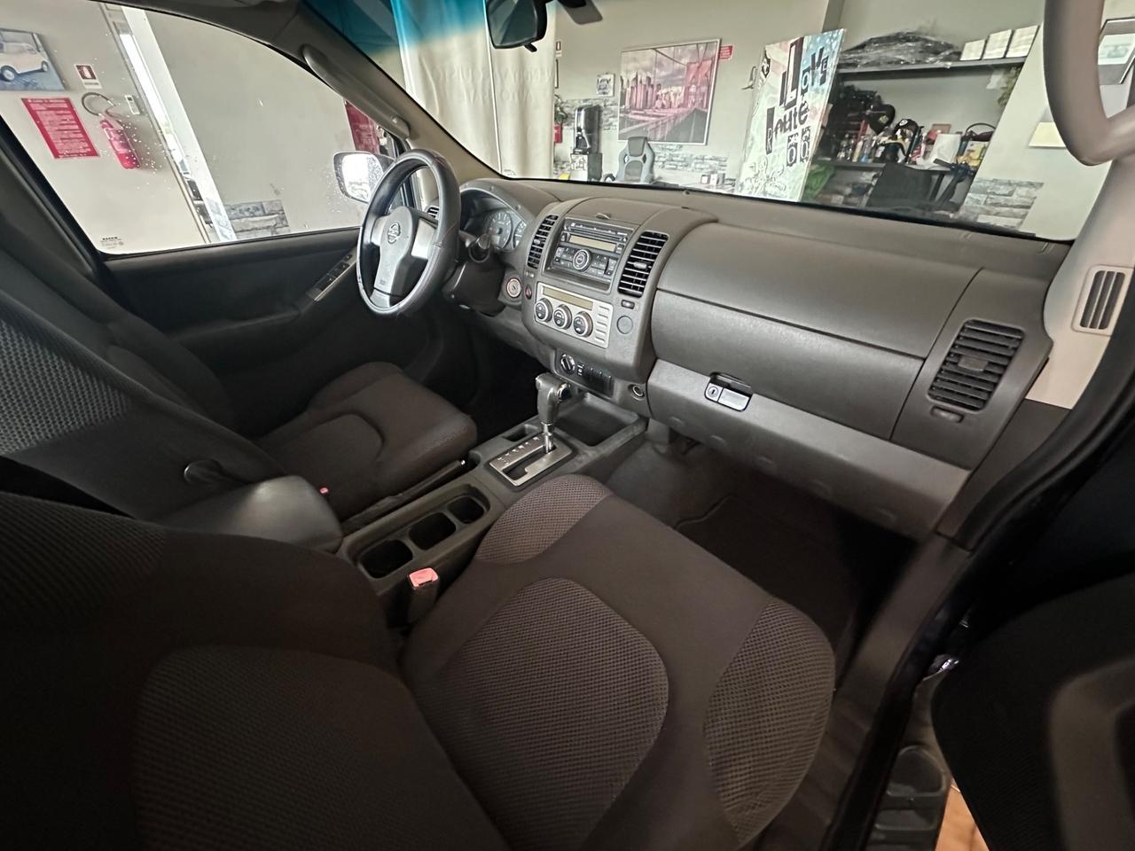 Nissan Navara 2.5 dCi 4 porte Double Cab SE