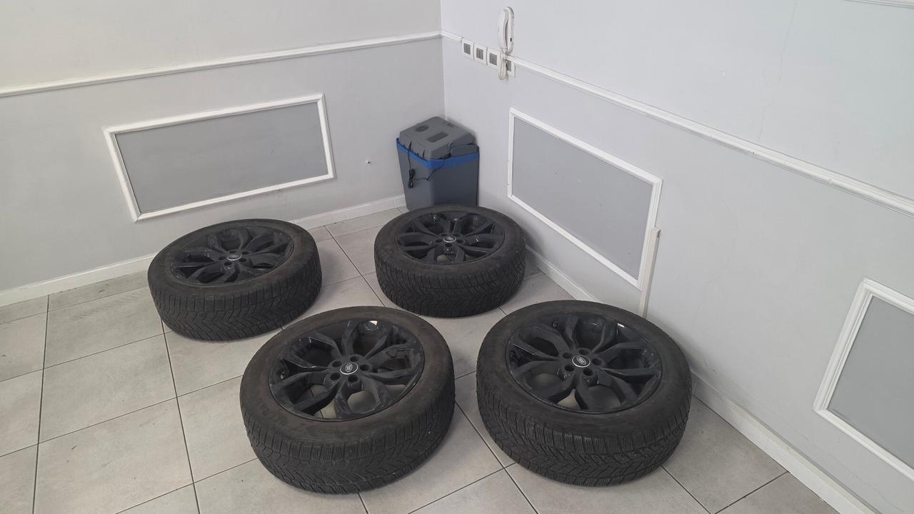 Land Rover Discovery Sport 2.0 TD4 180 CV 7 POSTI GARANZIA 12 MESI