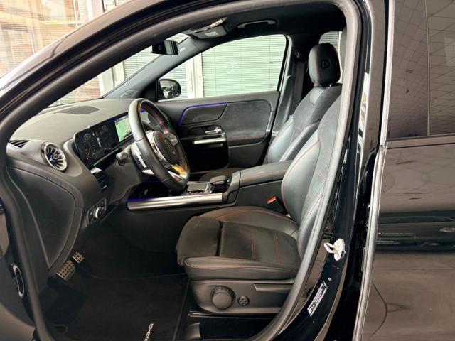MERCEDES-BENZ GLA 180 d Premium AMG Night Pack AMBIENT * NEOPATENTATI *