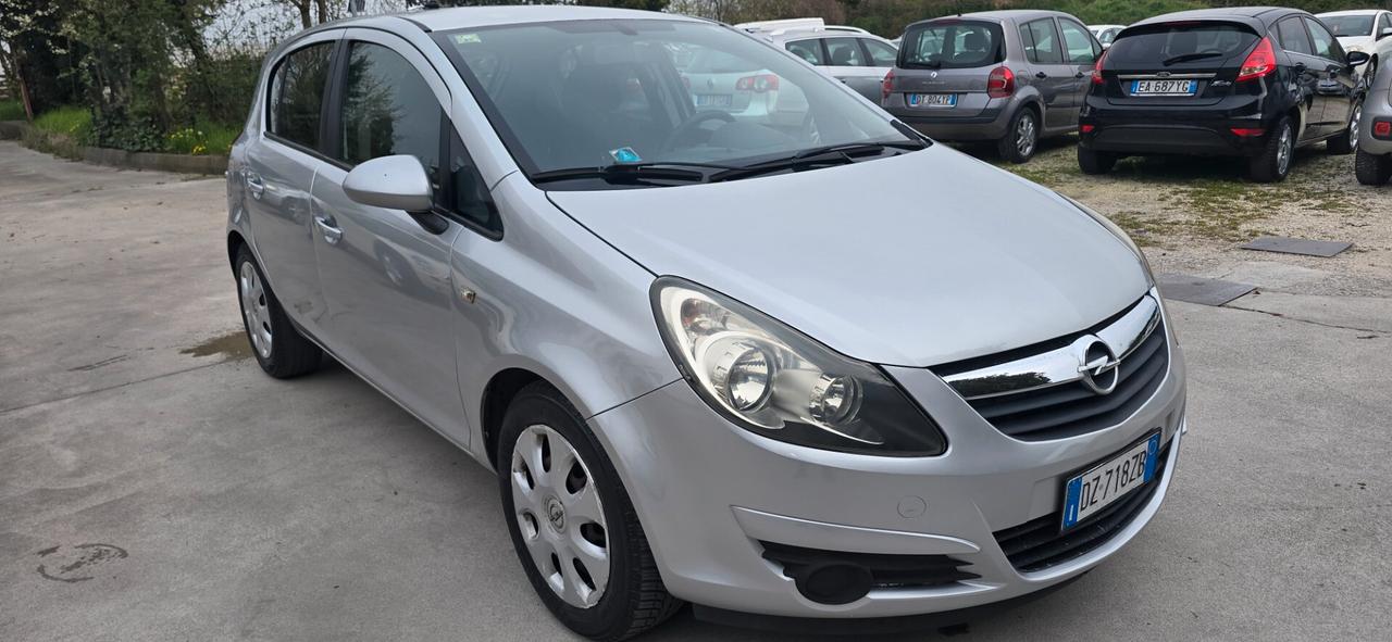 Opel Corsa 1.2. 12V 5 porte benzina