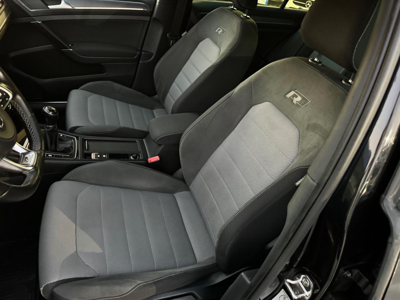 Volkswagen Golf 2.0 TDI 150cv 5p. Highline BlueMotion Technology R-Line