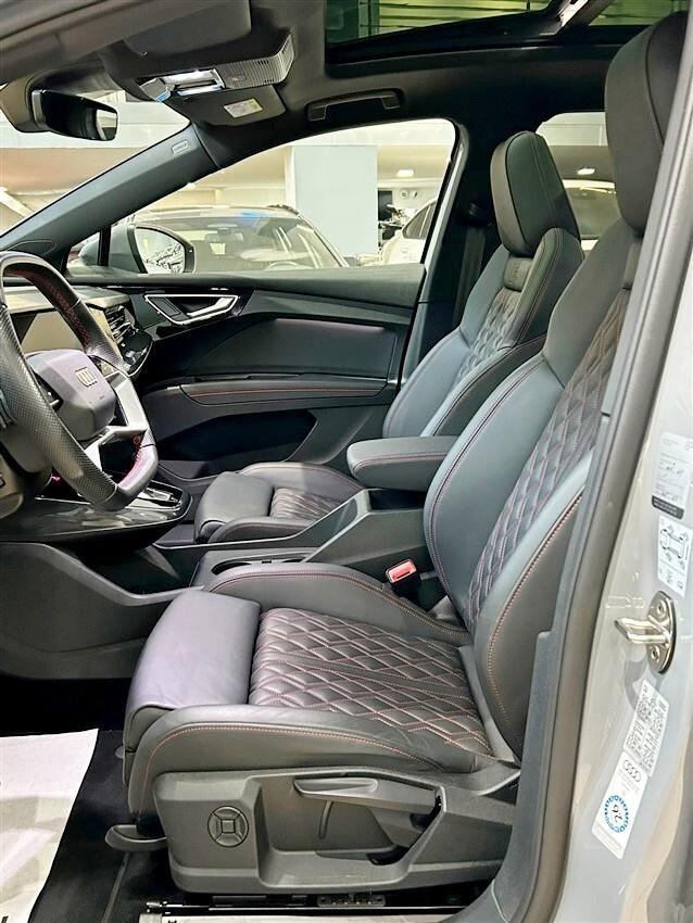 Audi Q4 50 e-tron quattro Business Advanced