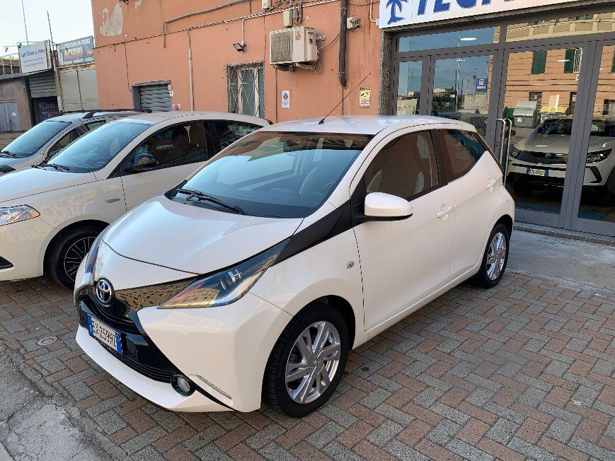Toyota Aygo 1.0 VVT-i 69 CV 5 porte x-clusiv