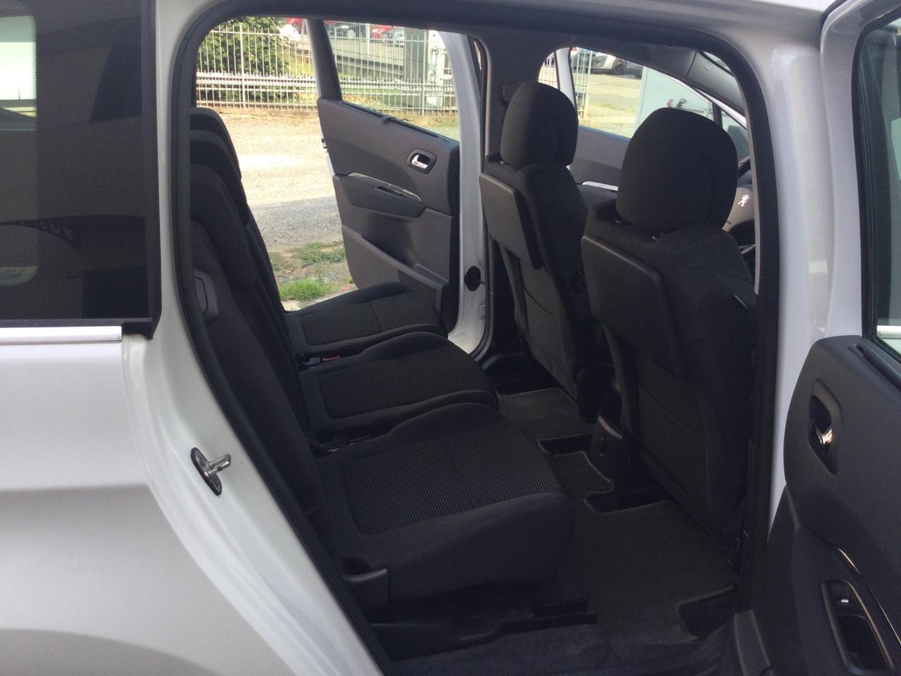 Peugeot 5008 1.6 HDi 115CV Allure