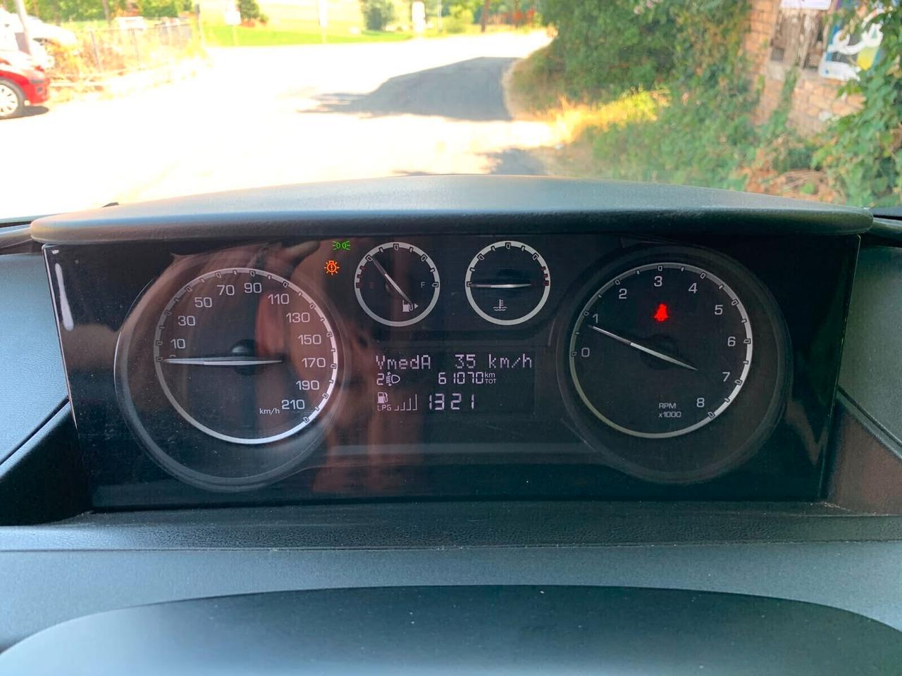 Lancia Ypsilon elefantino-5 porte-con solo 60000 km-garanzia-del 2015-benzina gpl da fabbrica-ecologica-8 gomme e cerchi