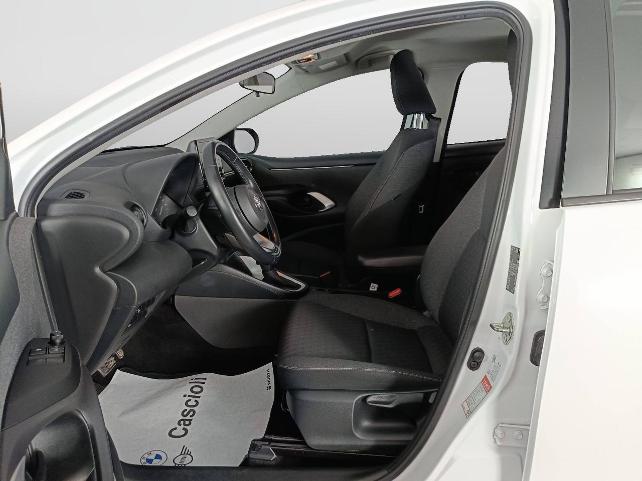 TOYOTA Yaris IV 2020 - Yaris 1.5h Active