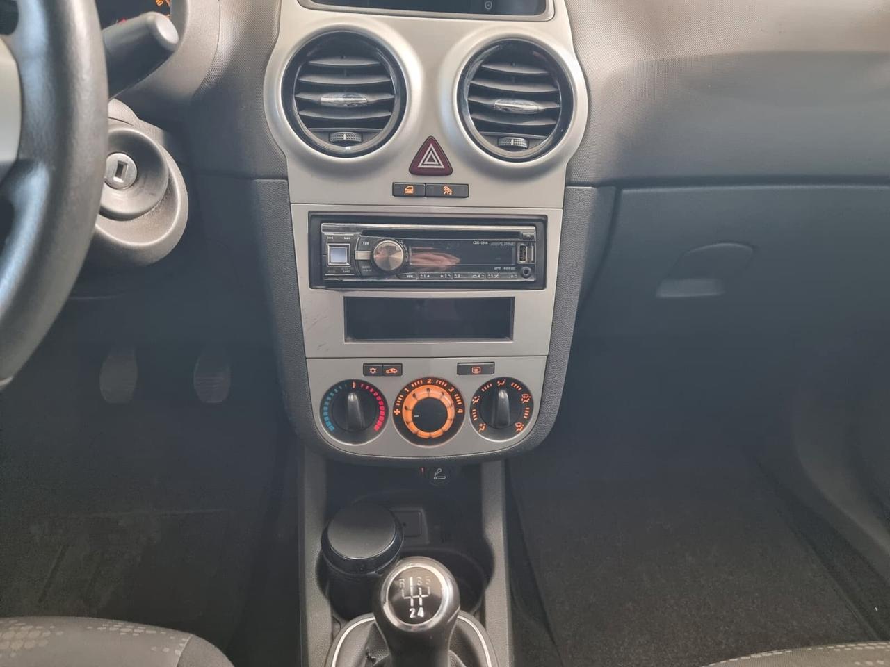 Opel Corsa 1.2 3 porte Club NEOPATENTATI