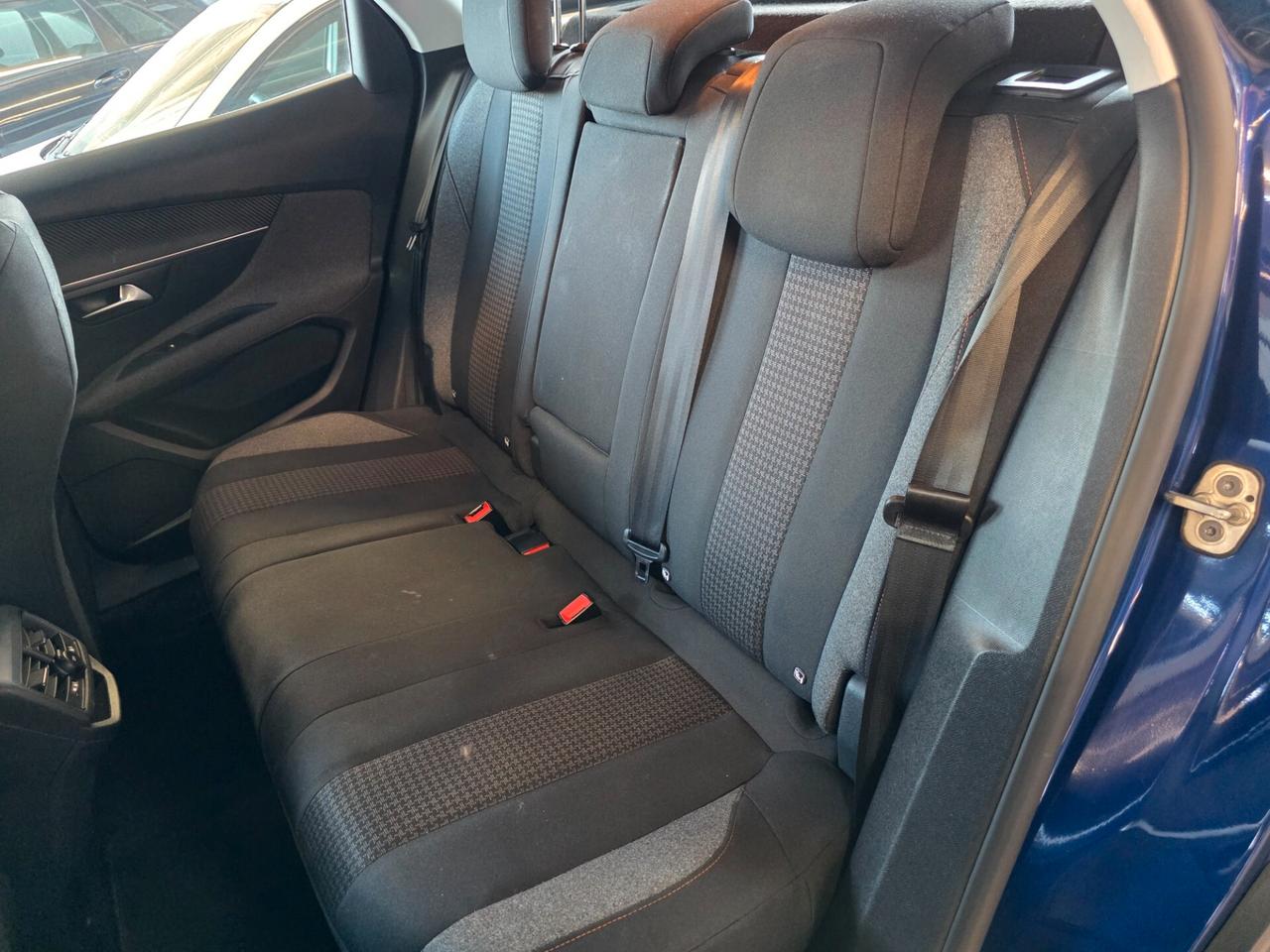 Peugeot 3008 1.5 BlueHDi 130 S&S EAT8 Business