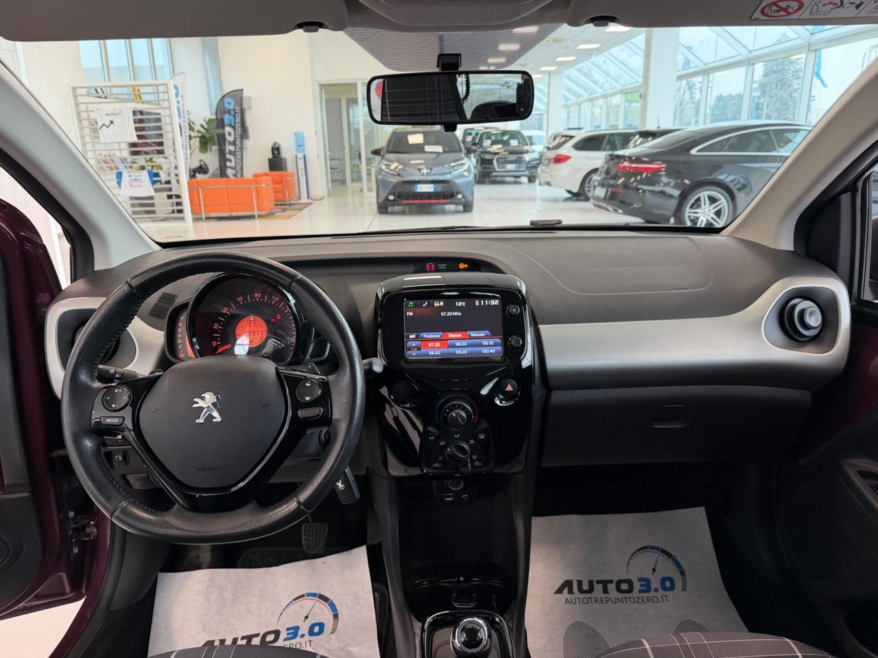 Peugeot 108 VTi 68 ETG 5 porte Allure Neopatentati