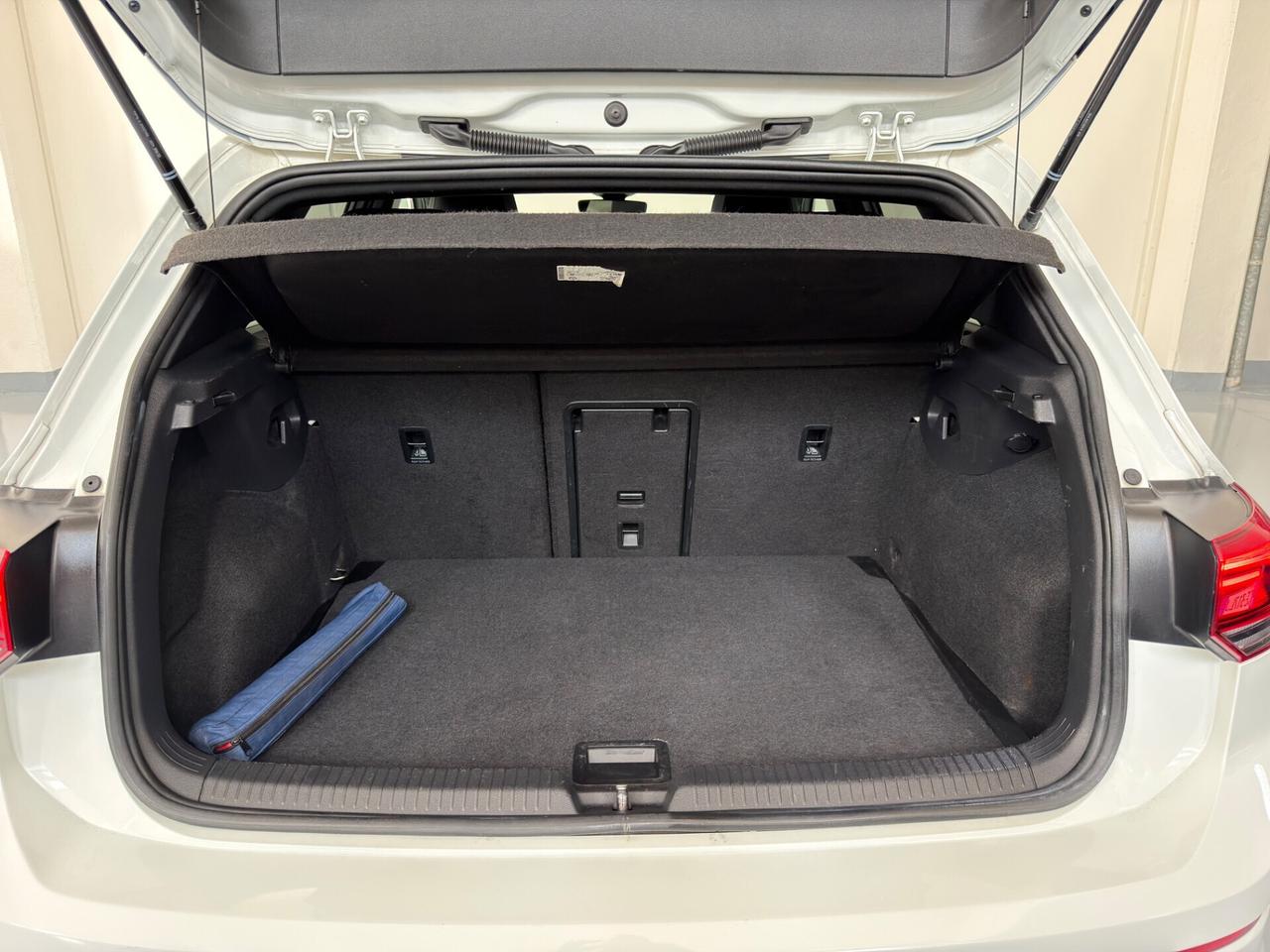 Volkswagen Golf 1.5 eTSI 150 CV EVO ACT DSG R-Line