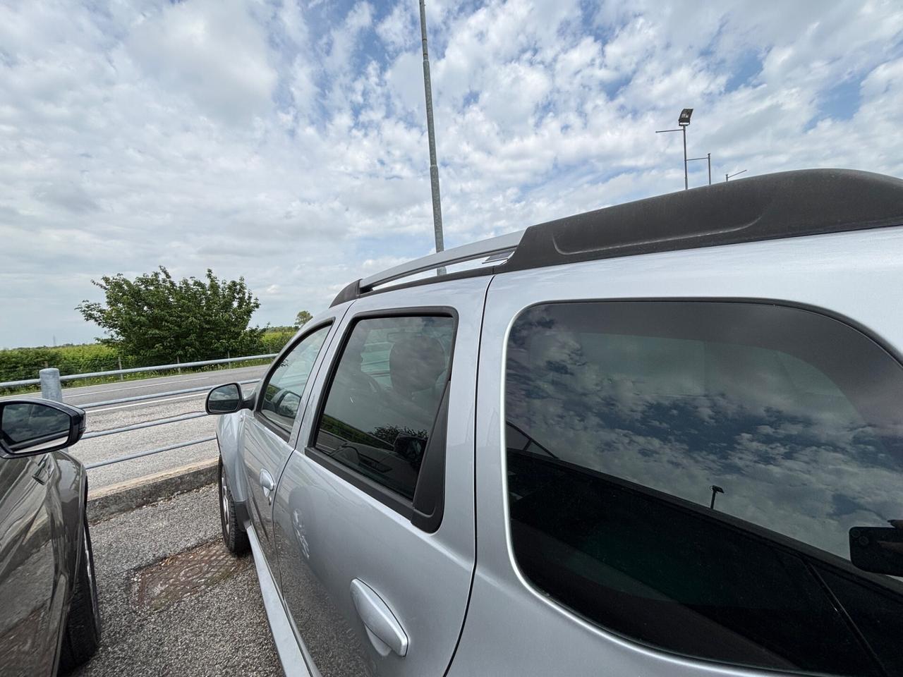 Dacia Duster 1.5 Diesel Neopatentati con gancio di traino