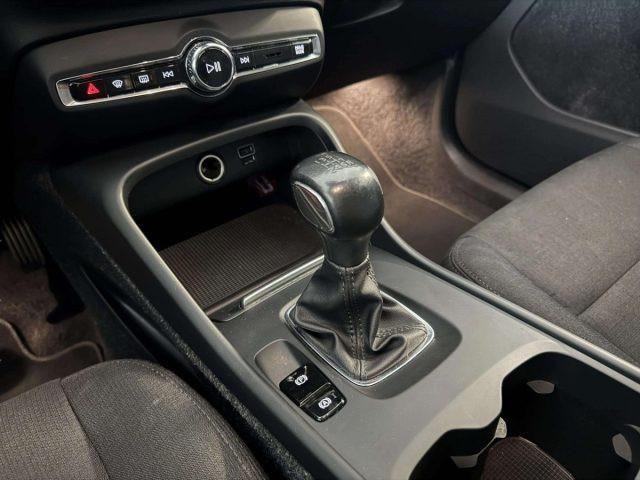 VOLVO XC40 D3 MOMENTUM MANUALE