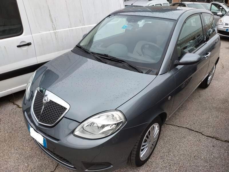 Lancia Ypsilon 1.4 Oro Giallo