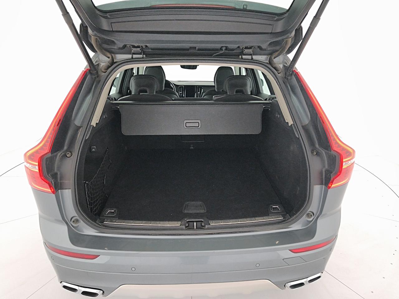 Volvo XC60 2.0 b4 Momentum Pro awd